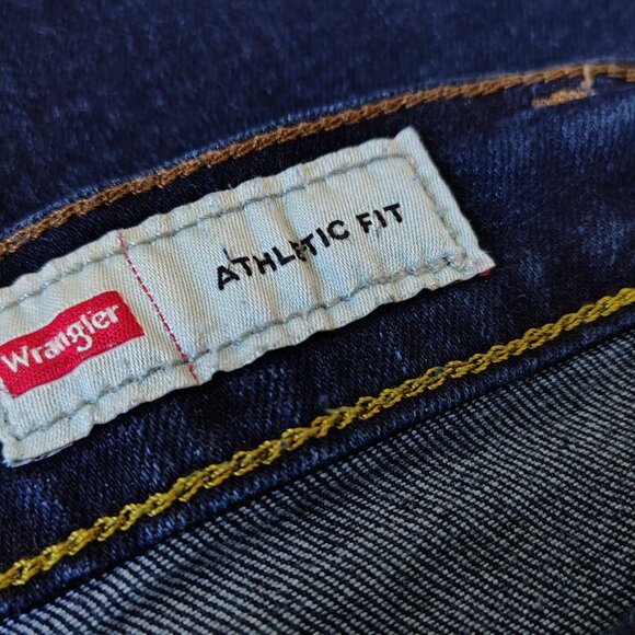 Wrangler Men's Athletic Fit Jean 36x32 - Picture 4 of 5